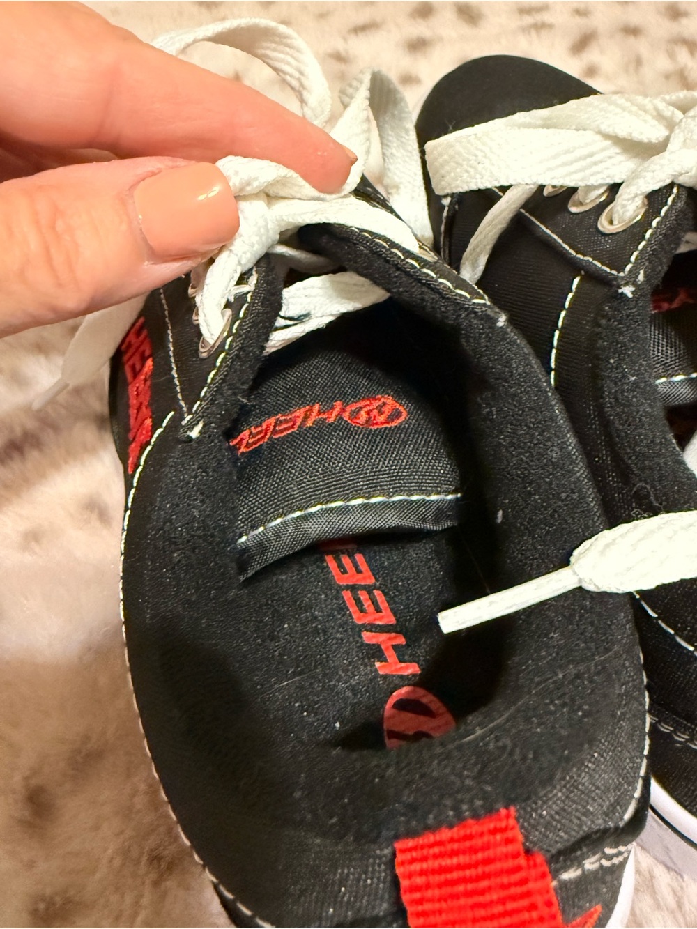 Heelys Youth Size 3 Black & Red Sneakers Canvas Tennis Shoes Skates - Boys Girls - Picture 4 of 9